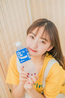 18岁乳房捏起来中间有硬块